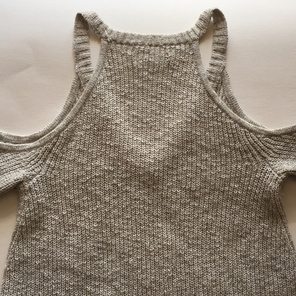 AEO- Grey cold shoulder sweater - Picture 5 of 5